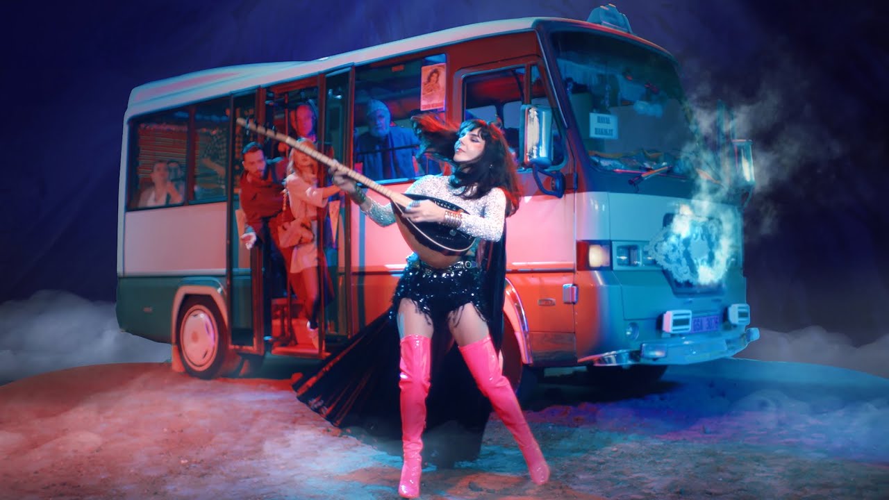 Umut dolu gezegenlere yolculuk: Müzik videolarında yeni bir soluk | Kaos GL - LGBTİ+ Haber Portalı Haber