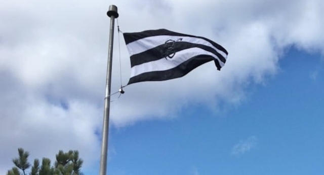 Kanada’da heteroseksüel bayrağı asıldı | Kaos GL - LGBTİ+ Haber Portalı Haber