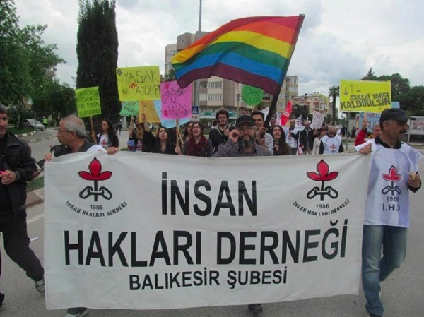 Hak ihlalleri, İHD&rsquo;ye internet üzerinden bildirilebilecek | Kaos GL - LGBTİ+ Haber Portalı Haber