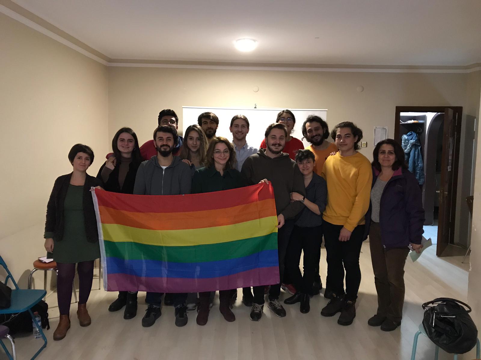 “İletişim içine doğduğumuz toplumsal koşullar içinde gerçekleşir” | Kaos GL - LGBTİ+ Haber Portalı Haber