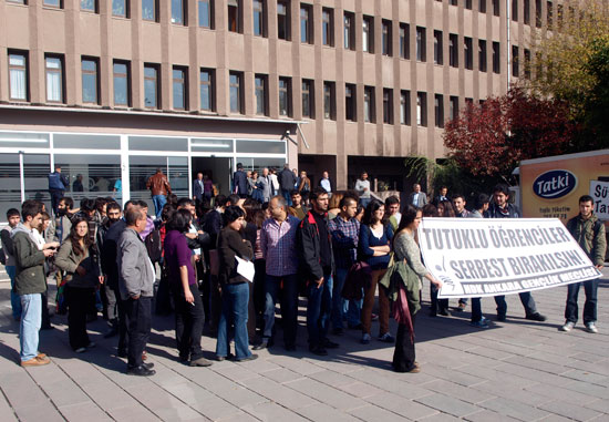 Tutuklu Öğrencilere Tahliye | Kaos GL - LGBTİ+ Haber Portalı Haber