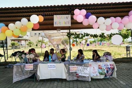 İzmir Gökkuşağı Dayanışma Ağı, Yaşayan Kütüphane&rsquo;deydi | Kaos GL - LGBTİ+ Haber Portalı Haber