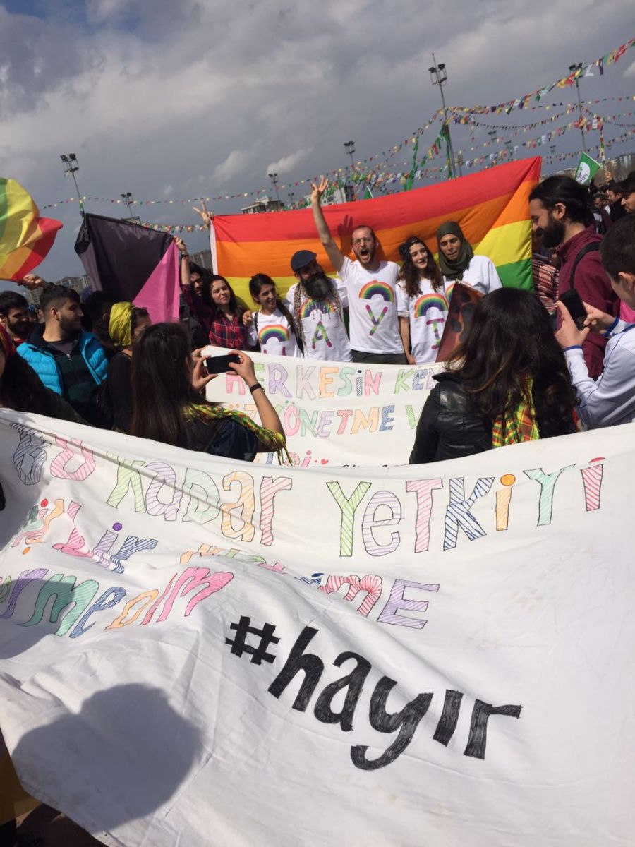 KeSKeSoR Newroz&rsquo;daydı: Bu kadar yetkiyi hiçbir kolime vermedim! | Kaos GL - LGBTİ+ Haber Portalı Haber