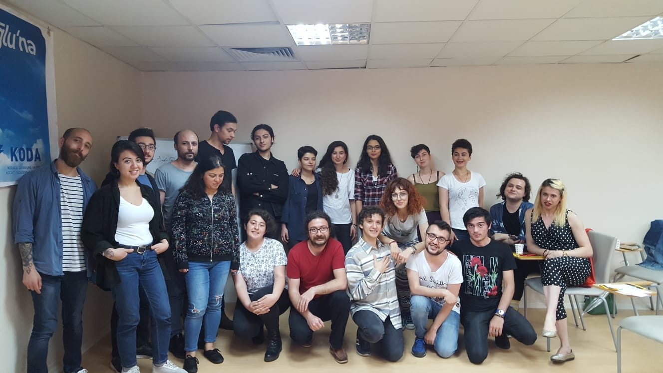 Medya Okulu Kocaeli’ndeydi: Medyada sansüre inat kendi hikayeni anlatmak | Kaos GL - LGBTİ+ Haber Portalı Haber