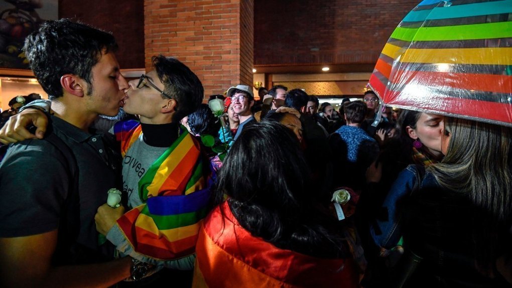 Kolombiya’da LGBTİ+ hakları için öpücük! | Kaos GL - LGBTİ+ Haber Portalı Haber