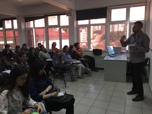 Sosyal hizmet öğrencileri LGBTİ’lerle çalışma ilkelerini tartıştı | Kaos GL - LGBTİ+ Haber Portalı Haber