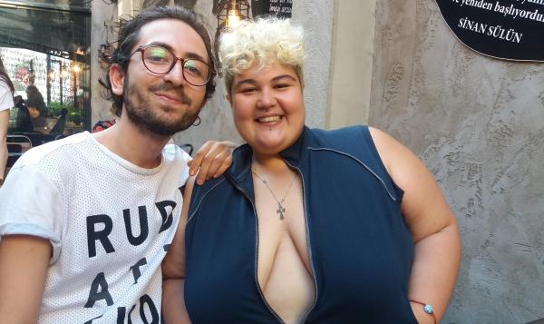 Burçlar ve aktivistler  Duygusal bir yengeç: Gamze hocam | Kaos GL - LGBTİ+ Haber Portalı Haber