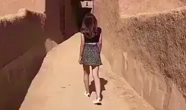 Model, mini etek giydiği için tutuklandı | Kaos GL - LGBTİ+ Haber Portalı Haber