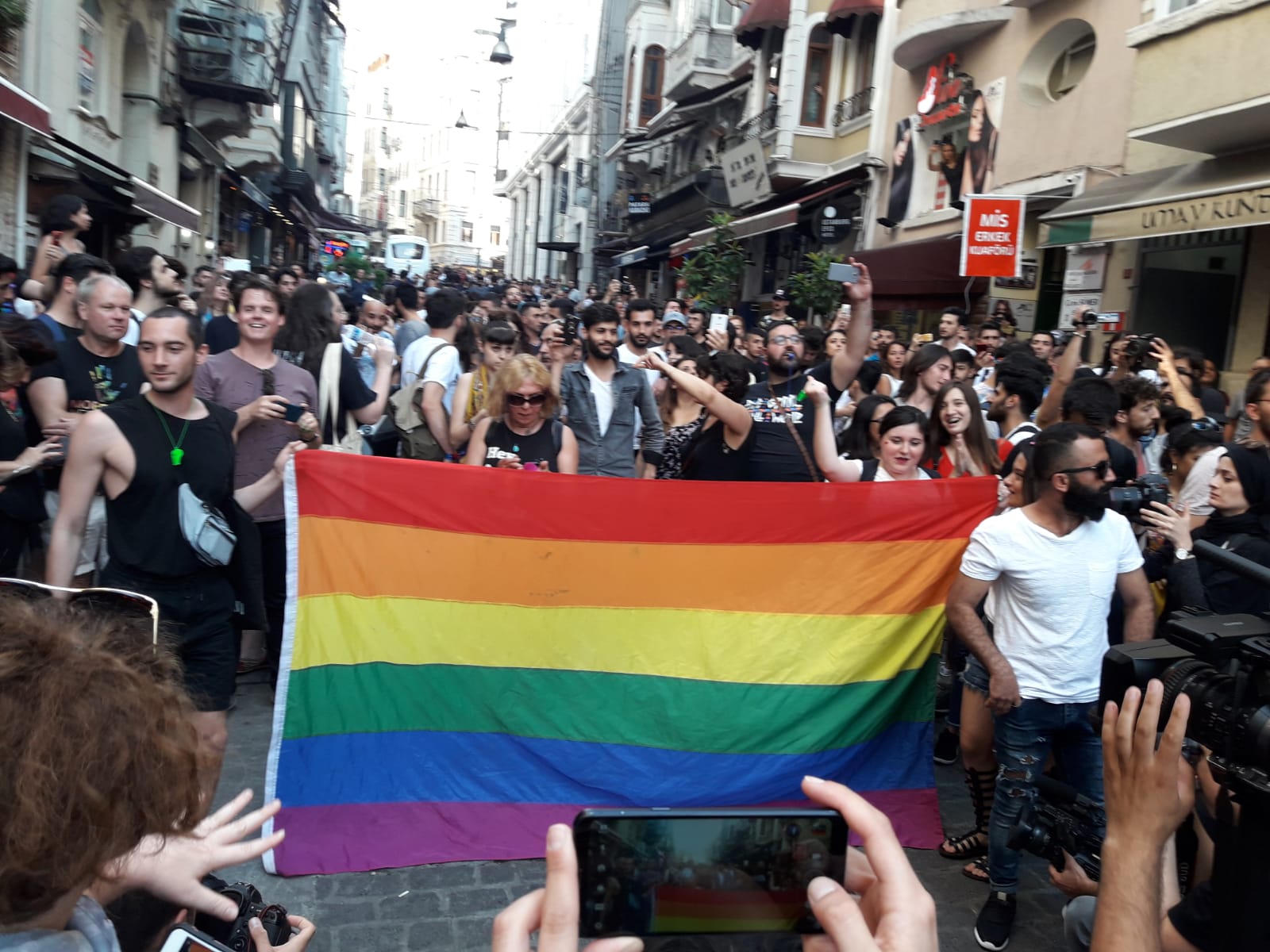 Minute by minute: What happened during Istanbul Pride? | Kaos GL - News Portal for LGBTI+ News