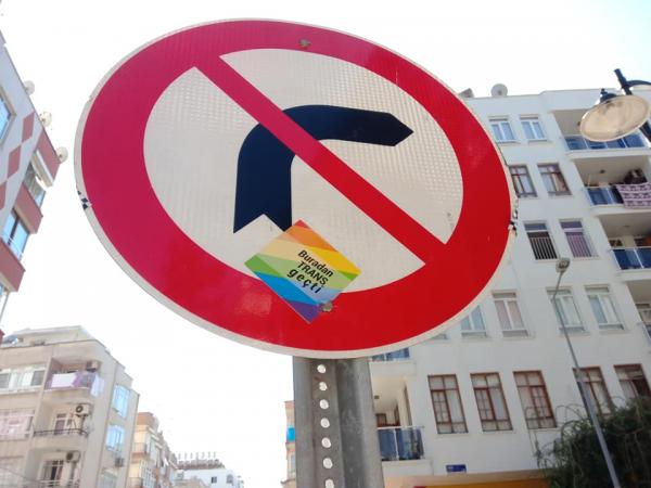 Mersin sokaklarından: Her yerdeyiz! Kaos GL - LGBTİ+ Haber Portalı