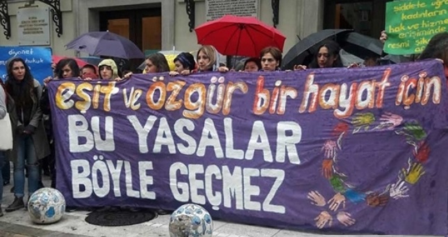&lsquo;Bu yasalar geçmeyecek!&rsquo; | Kaos GL - LGBTİ+ Haber Portalı Haber