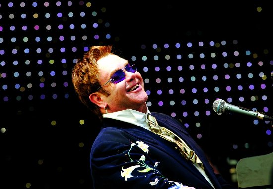 Elton John&rsquo;dan Emmy Ödülleri&rsquo;nde Liberace&rsquo;ye Saygı Duruşu | Kaos GL - LGBTİ+ Haber Portalı Haber