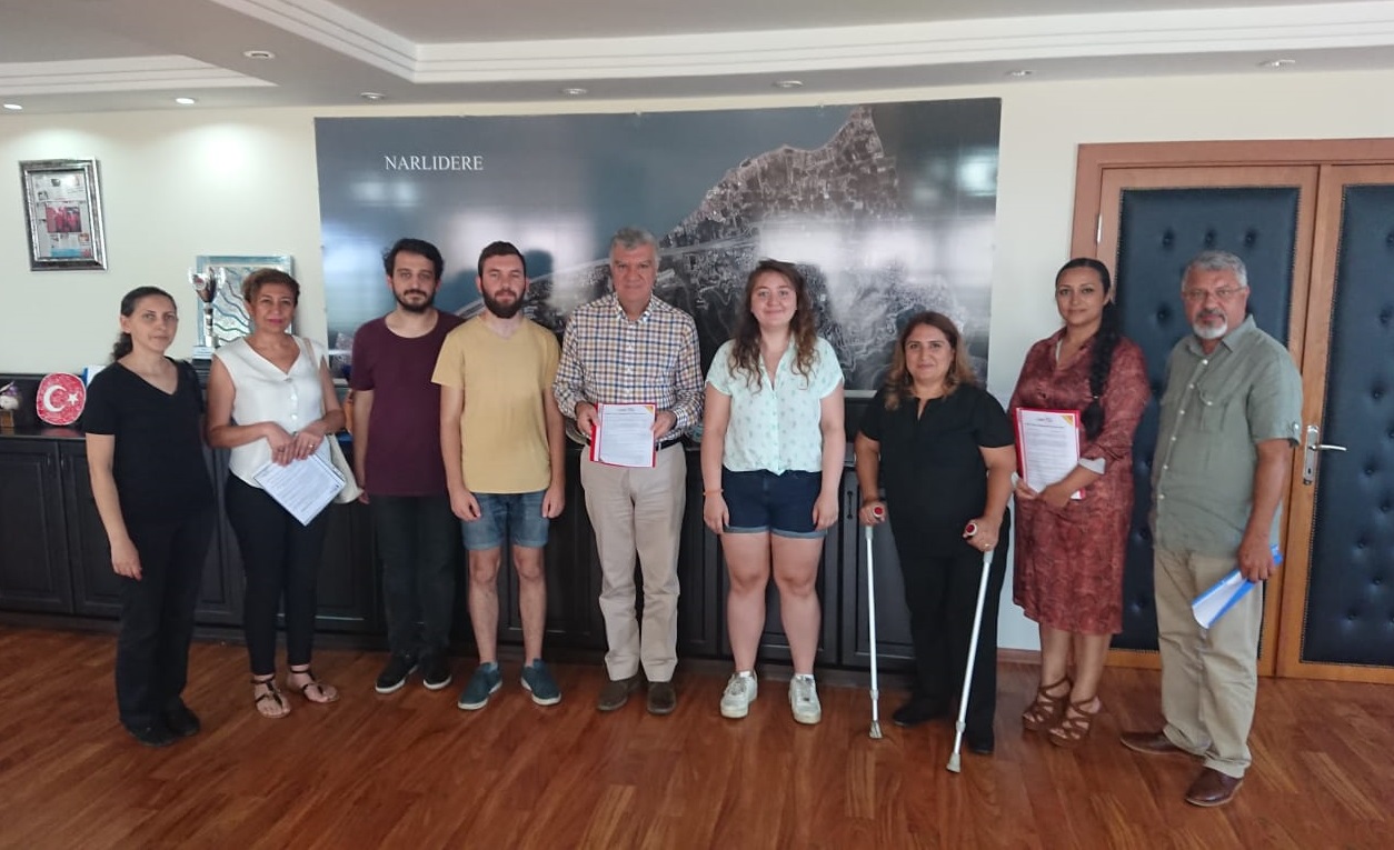 Narlıdere Belediye Başkanı, LGBTİ+ Dostu Belediyecilik Protokolü’nü imzaladı | Kaos GL - LGBTİ+ Haber Portalı Haber