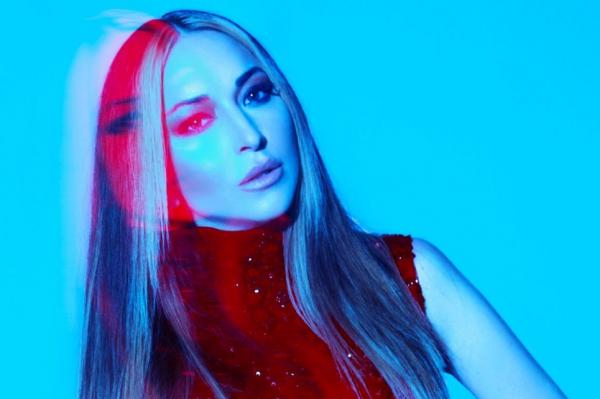 Nil Özalp: Velev ki lezbiyenim sana ne? | Kaos GL - LGBTİ+ Haber Portalı Haber