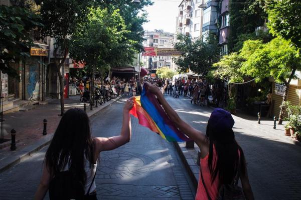 Onur Yürüyüşü davasında Valiliğe yasak bildirimi sorulacak | Kaos GL - LGBTİ+ Haber Portalı Haber