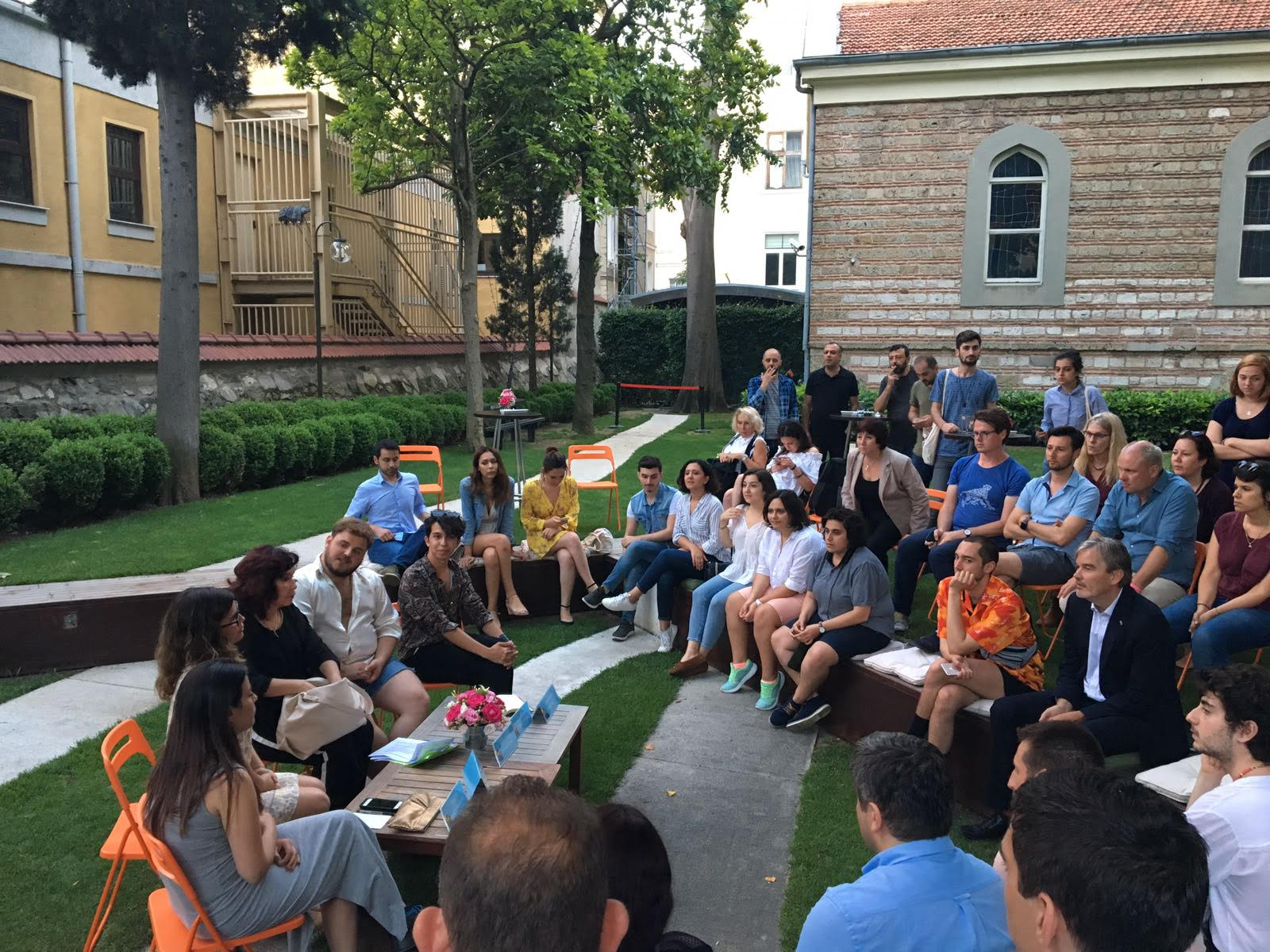 “Yasaklara inat daha çok bir arada durmalıyız” | Kaos GL - LGBTİ+ Haber Portalı Haber