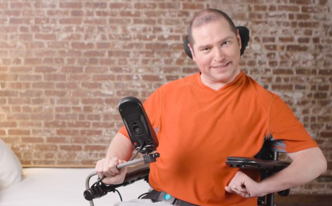 “Tekerlekli sandalyedeki ayı” | Kaos GL - LGBTİ+ Haber Portalı Haber