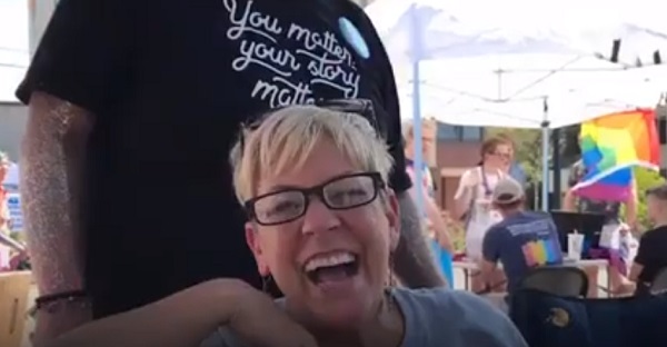 “Evladımın açılması, beni cehaletimi fark etmeye zorladı” Kaos GL - LGBTİ+ Haber Portalı