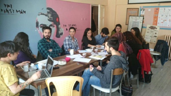 Kaos GL ve Pembe Hayat stajyerleri vaka çalışmasında buluştu Kaos GL - LGBTİ+ Haber Portalı