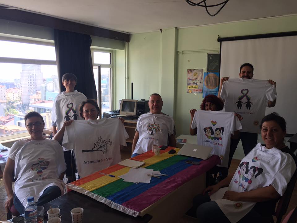 Pride&rsquo;ın gökkuşağı sendikal mücadeleyi renklendiriyor | Kaos GL - LGBTİ+ Haber Portalı Haber