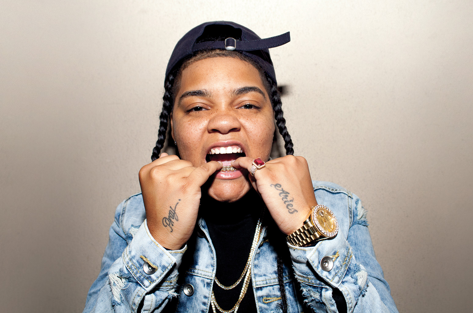 Young M.A’dan lezbiyen porno: The Gift Kaos GL - LGBTİ+ Haber Portalı