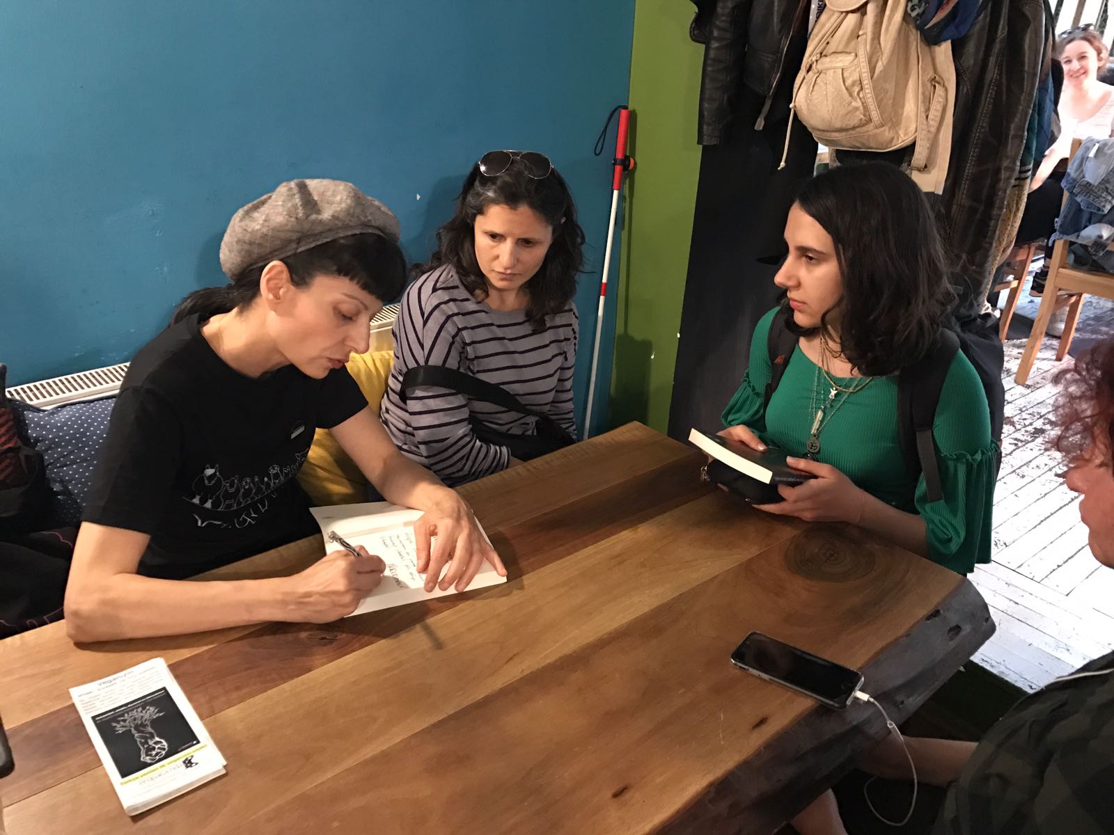 Bu kez “Vegan Devrim”i okuma vakti Kaos GL - LGBTİ+ Haber Portalı