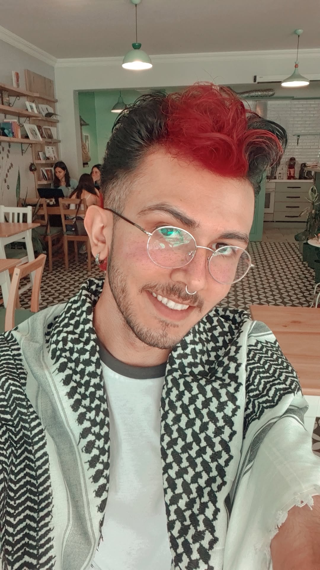 devrim aden | Kaos GL - LGBTİ+ Haber Portalı Gökkuşağı Forumu Köşe Yazarı