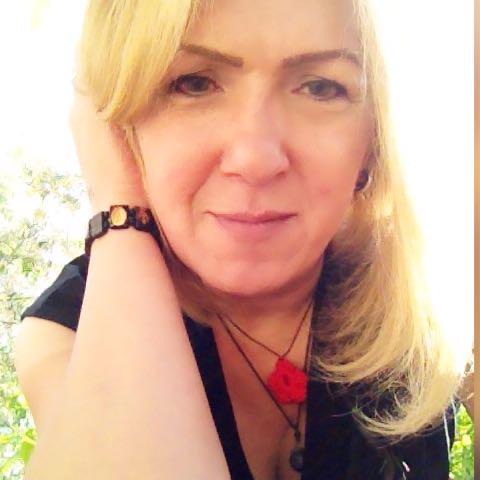 Esra Ece Kutlu | Kaos GL - LGBTİ+ Haber Portalı Gökkuşağı Forumu Köşe Yazarı